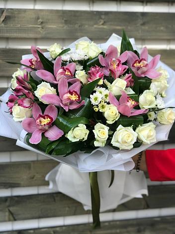 Букет цветов из: Розы и Хризантемы в Поддорье
