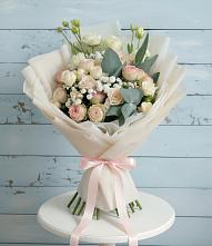 Букет цветов из:  Розы и Лизиантусы в Поддорье
