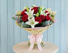 Букет цветов из:  Лилии и Розы в Поддорье