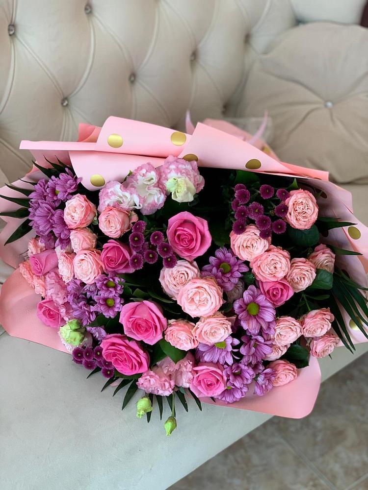 Букет цветов из: Хризантемы, Розы и Лизиантусы в Поддорье