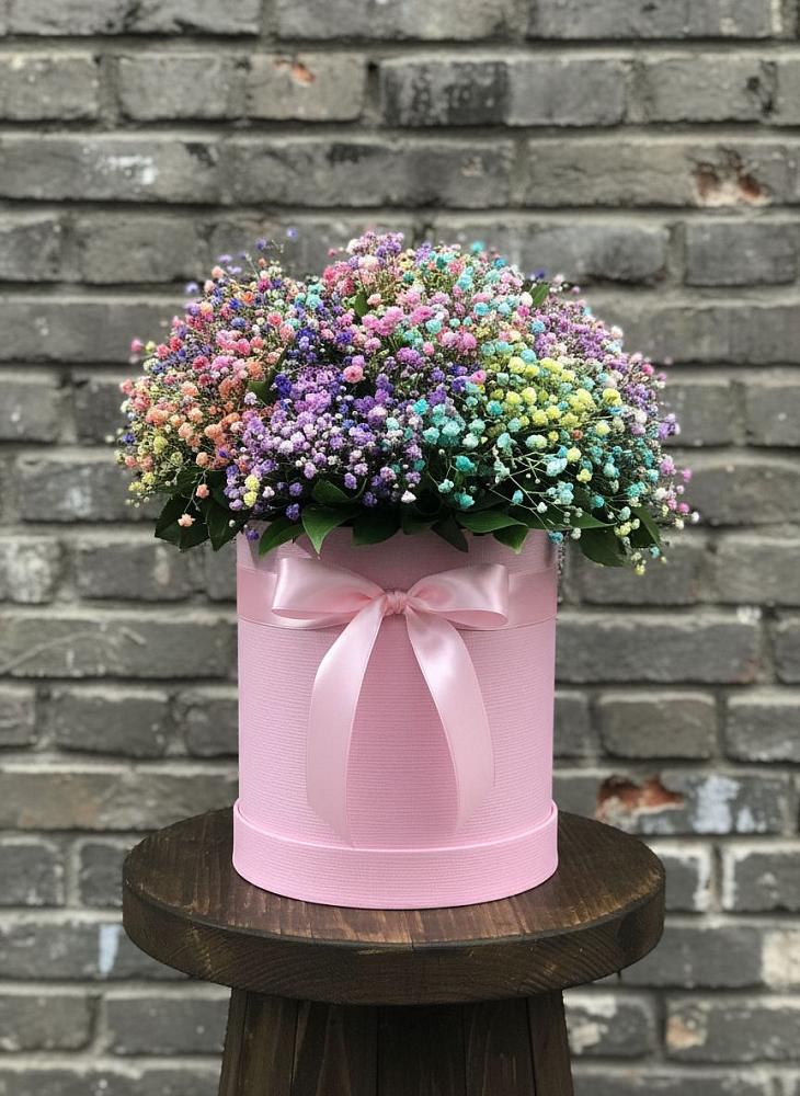 Цветочная композиция из Гипсофила и Розы в шляпной коробке в Поддорье