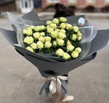 Букет Белые кустовые розы Солинеро в Поддорье