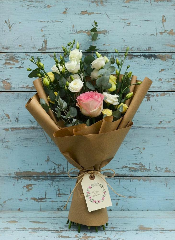 Букет цветов из: Розы и Лизиантусы в Поддорье