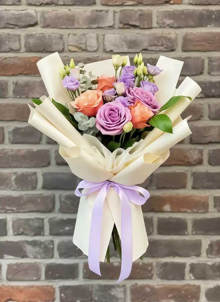 Букет цветов из: Лизиантусы и Розы в Поддорье