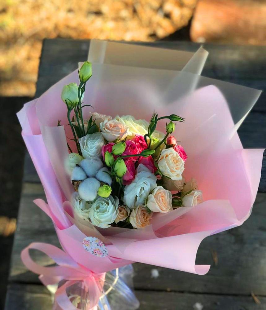 Букет цветов из: Розы и Лизиантусы в Поддорье