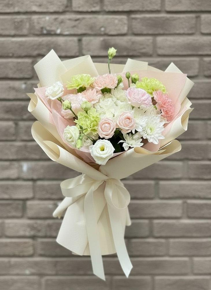 Букет цветов из: Гвоздики, Розы, Лизиантусы и Хризантемы в Поддорье
