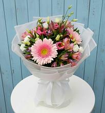 Букет цветов из:  Герберы, Альстромерии и Лизиантусы #REPLACE_PRED# Поддорье