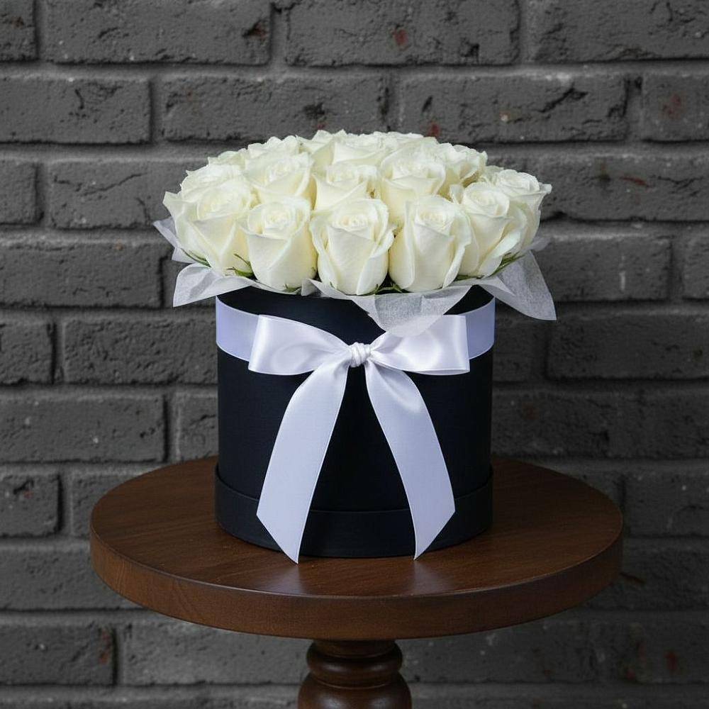 Цветочная композиция из Розы в шляпной коробке в Поддорье